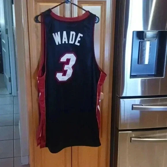 D. Wade Size 50 jersey  from reebok. 100 authentic. - Picture 7 of 7
